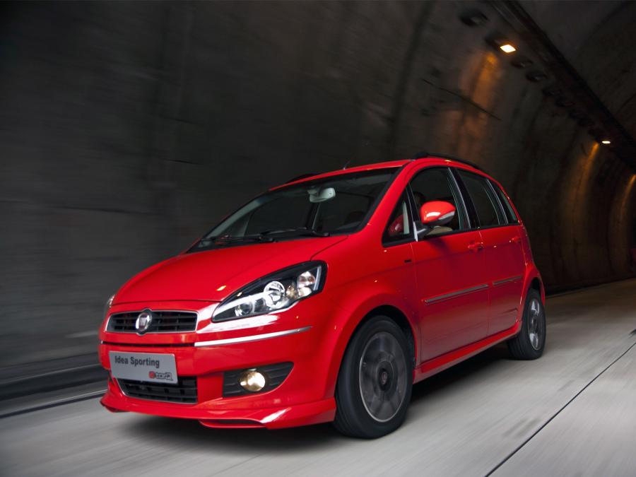  Fiat Idea Sporting 2010 года  (фото 29 из 38)